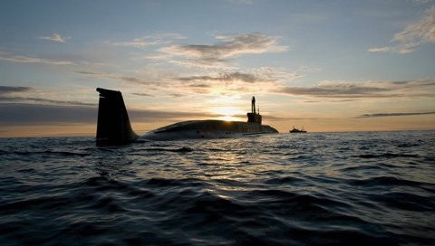 Tàu ngầm Yury Dolgorukiy thuộc lớp Borey trong đợt chạy thử trên biển
